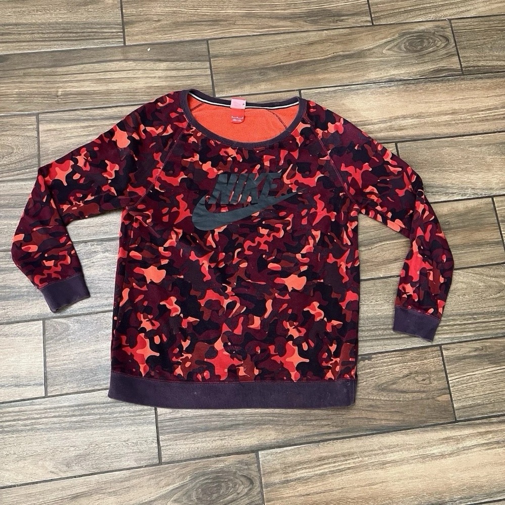 Nike Sportswear Camo Crewneck Sweatshirt Women’s Medium Red Pullover
